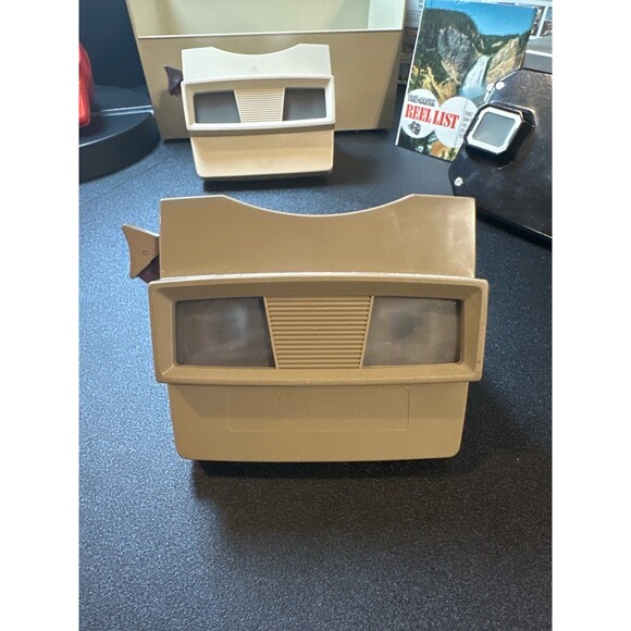 Vintage View-Master Lot – 4 Viewers, Case & Reels - Picture 3 of 9
